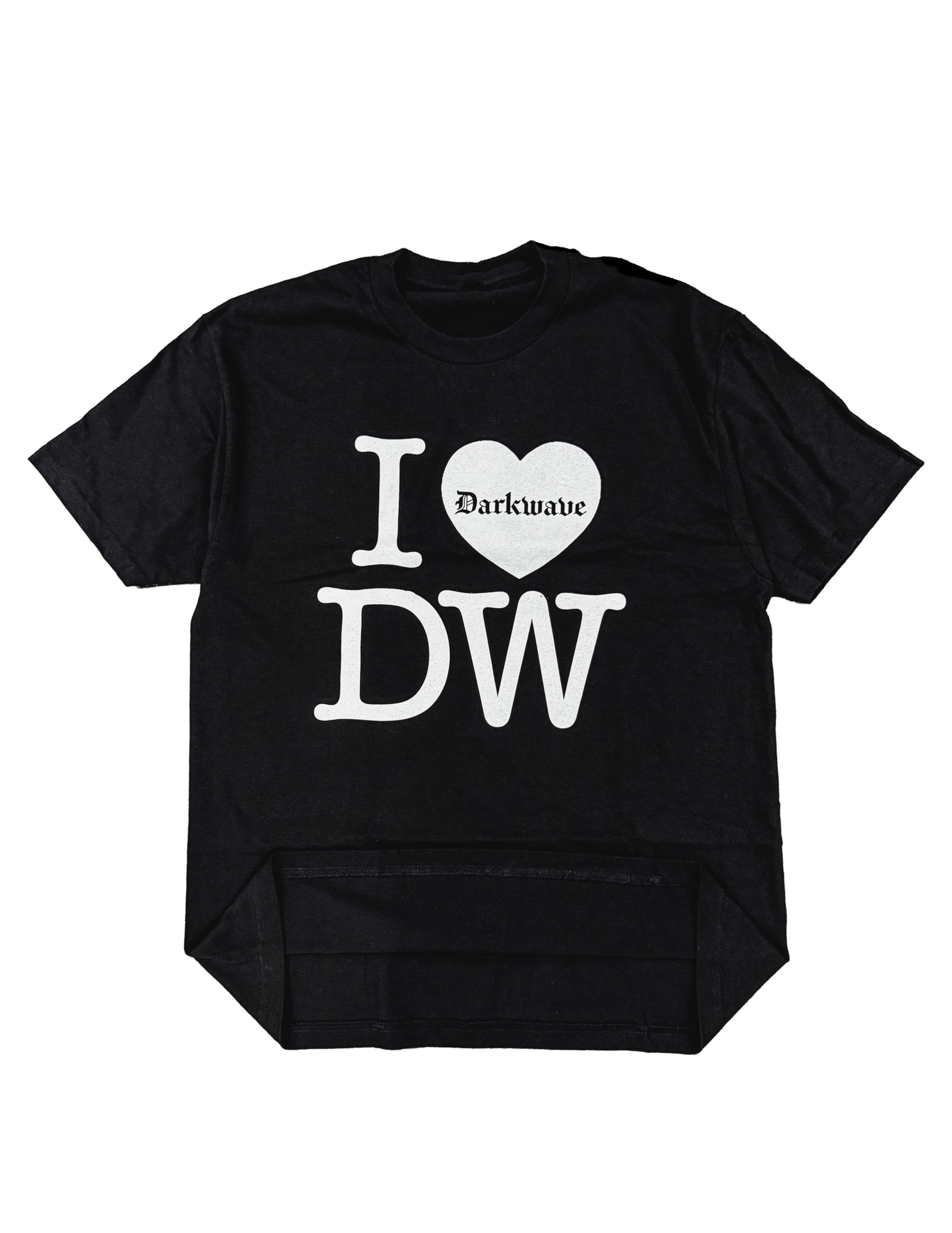 "DW" tee