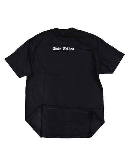 "DW" tee